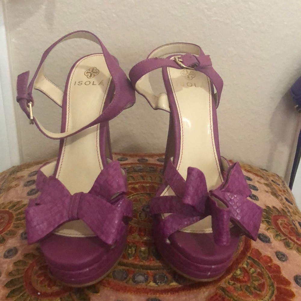 pink pumps